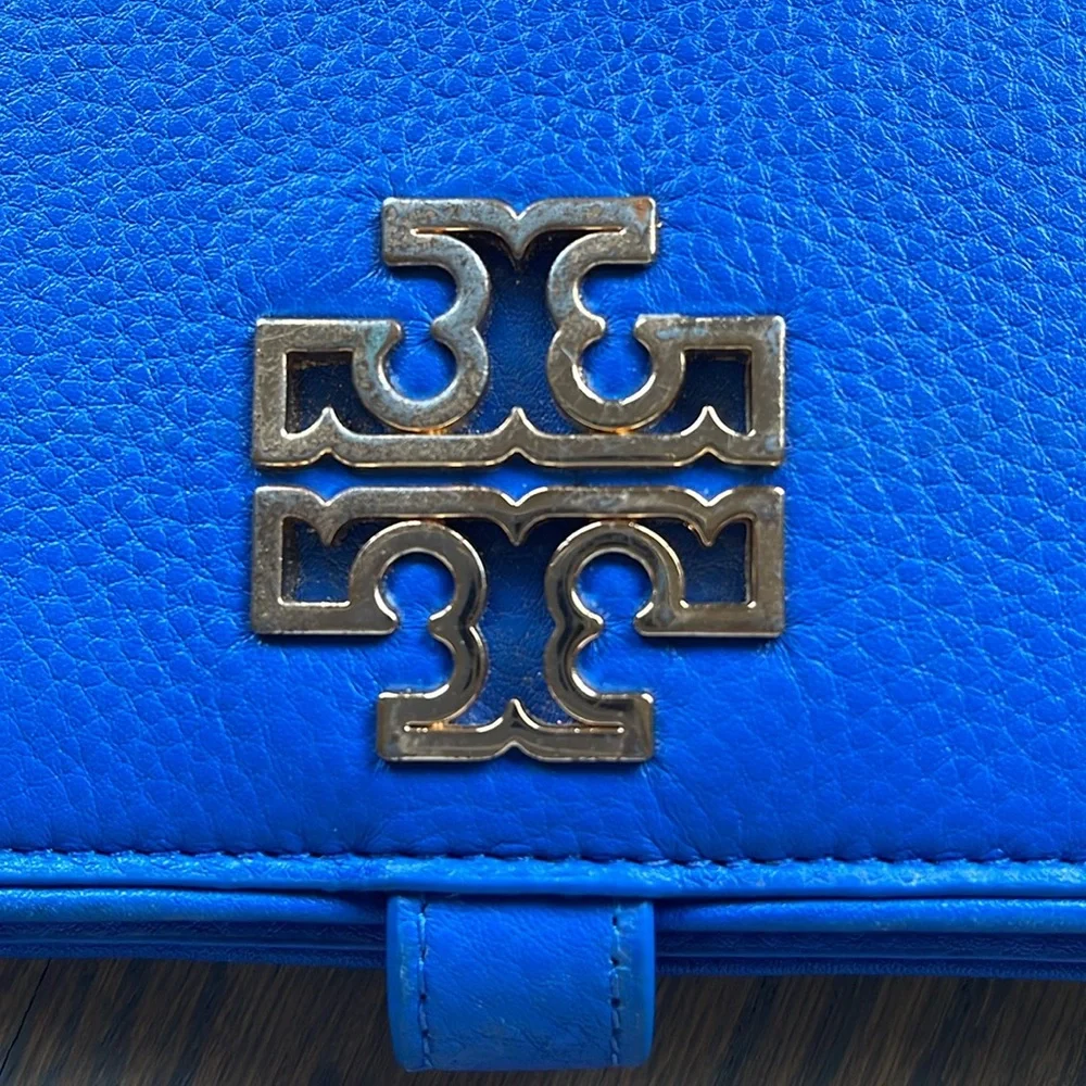 Women’s Tory Burch Blue Pebble Grain Leather Wallet/Wristlet